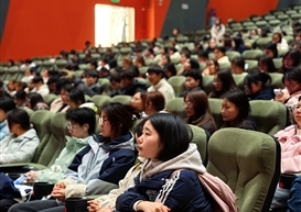 外国语学院成功举办2026届毕业生第一期就业帮扶指导培训会