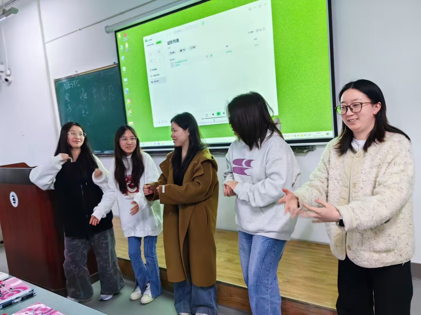 09DC65E18035AB0184EECF2D9C5F95D5 09DC65E18035AB0184EECF2D9C5F95D5