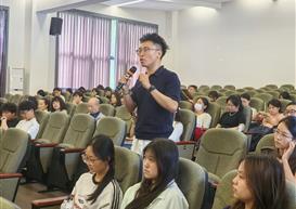 外国语学院举办 “大语言模型时代的外语学习” 专题学术讲座